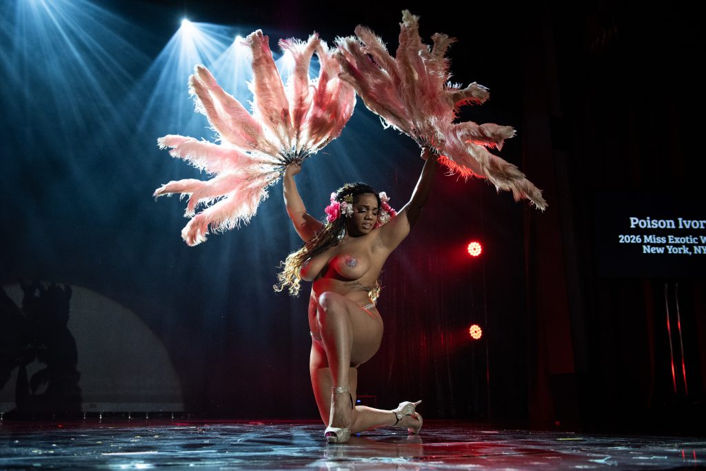 Poison Ivory in Titans and Icons of Tease at the Burlesque Hall of Fame Weekender 2026, by SH Photografia