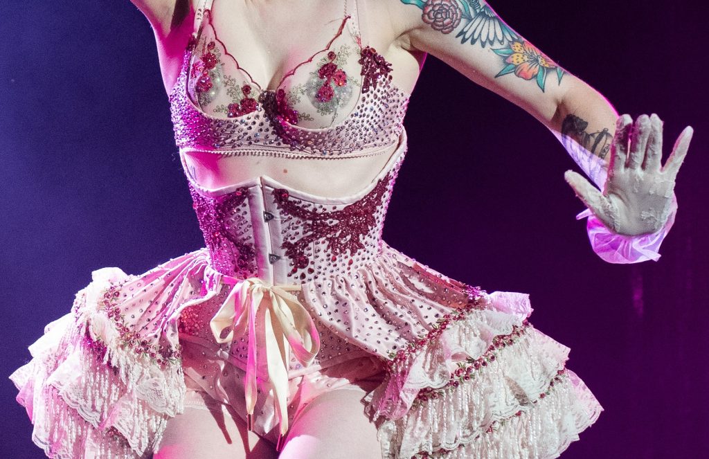 Close study: Charlie Quinn Starling in the 2026 Tournament of Tease at Burlesque Hall of Fame Weekend, by SH Photografia for 21st Century Burlesque