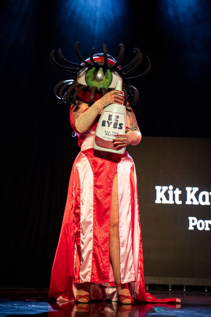 Kit Katastrophic in the 2026 Movers, Shakers and Innovators showcase at Burlesque Hall of Fame Weekend, by SH Photografia for 21st Century Burlesque.