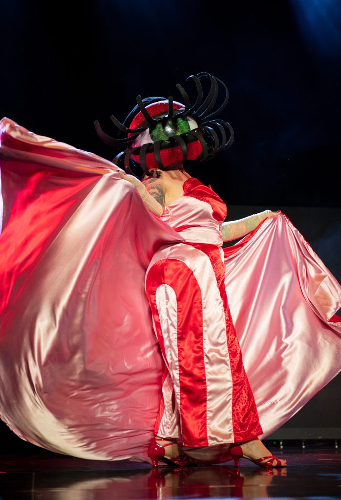 Kit Katastrophic in the 2026 Movers, Shakers and Innovators showcase at Burlesque Hall of Fame Weekend, by SH Photografia for 21st Century Burlesque.
