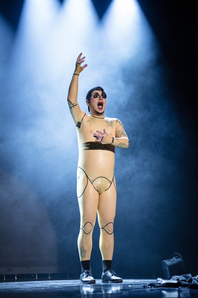 Willy LaQueue in the 2026 Movers, Shakers and Innovators showcase at Burlesque Hall of Fame Weekend, by SH Photografia for 21st Century Burlesque.