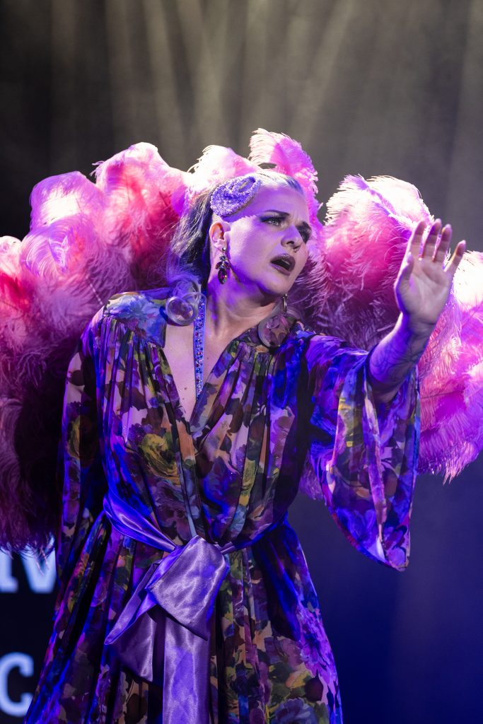 Déjà Louve in the 2026 Movers, Shakers and Innovators showcase at Burlesque Hall of Fame Weekend, by SH Photografia for 21st Century Burlesque.