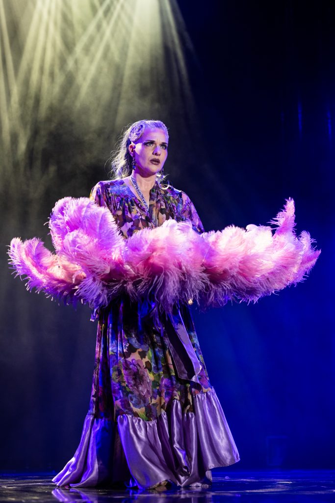 Déjà Louve in the 2026 Movers, Shakers and Innovators showcase at Burlesque Hall of Fame Weekend, by SH Photografia for 21st Century Burlesque.