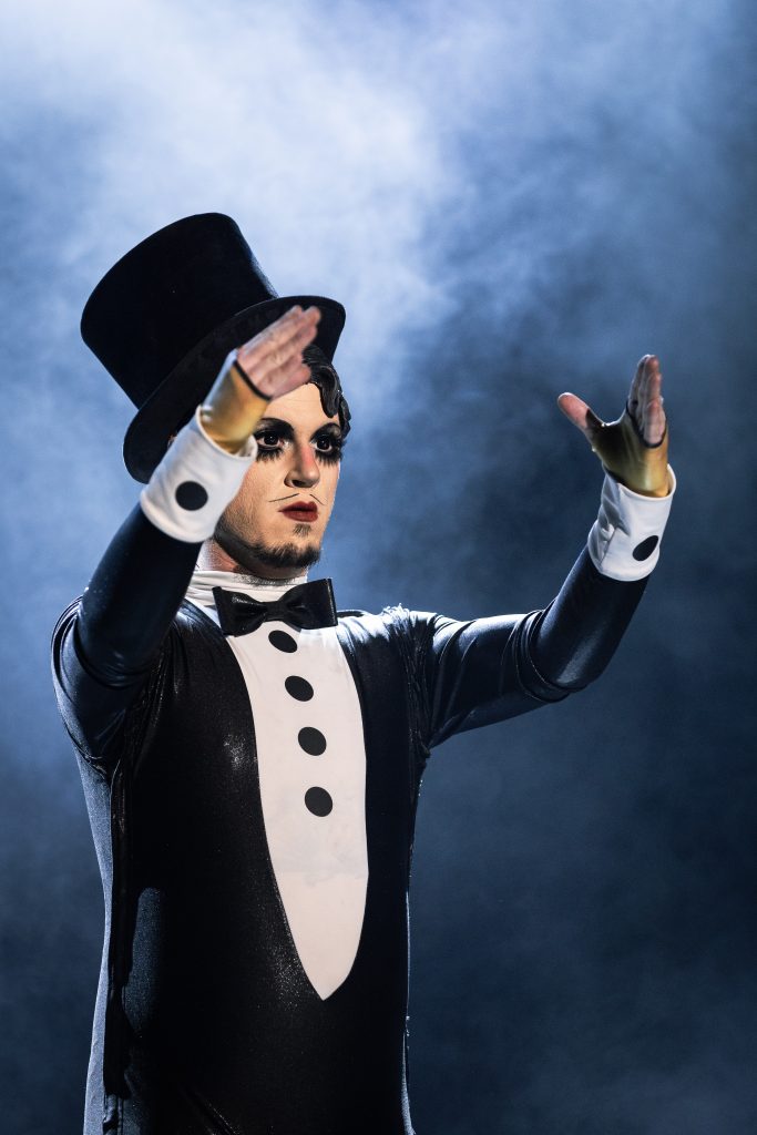 Willy LaQueue in the 2026 Movers, Shakers and Innovators showcase at Burlesque Hall of Fame Weekend, by SH Photografia for 21st Century Burlesque.