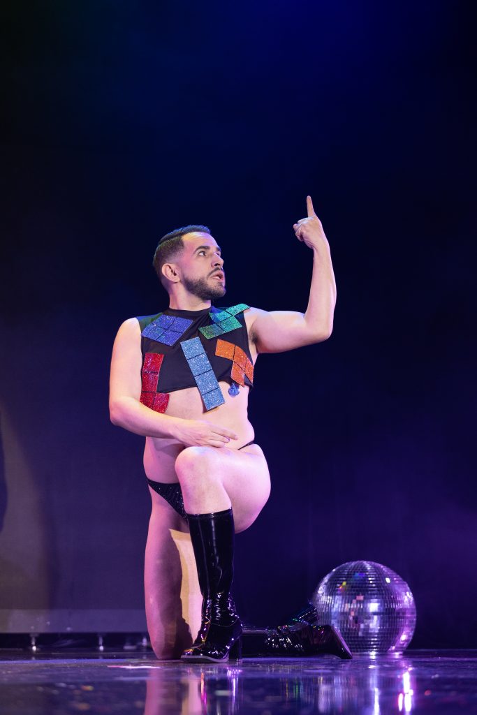 Tito Bonito in Titans and Icons of Tease at the Burlesque Hall of Fame Weekender 2026, by SH Photografia