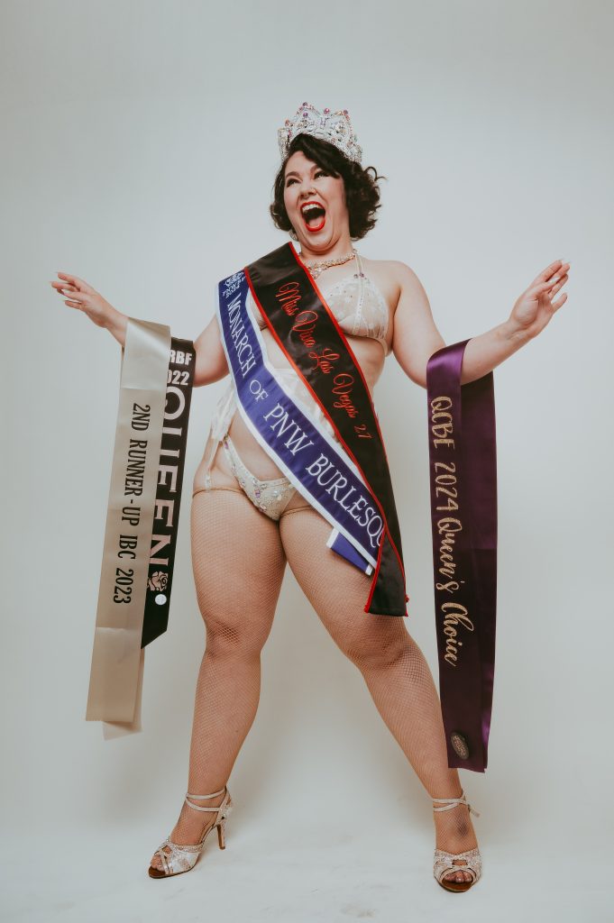 La Dame Derriere by Veronica Bonderud